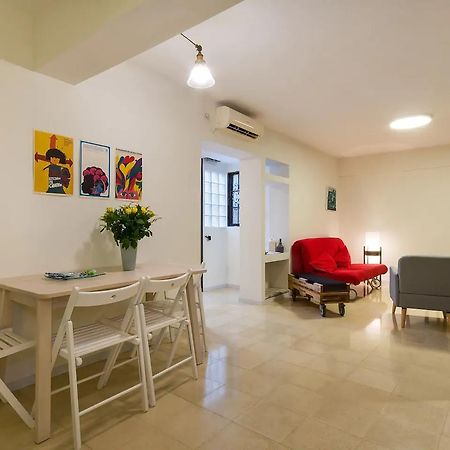 Cozy Apartment In The Carmel Center Haifa Exterior photo
