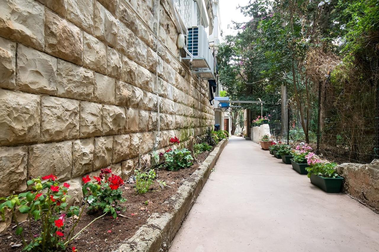 Cozy Apartment In The Carmel Center Haifa Exterior photo